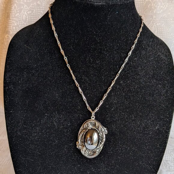 Vintage Ornate Hematite Pendant Necklace and Matching Earrings Set - Picture 3 of 14